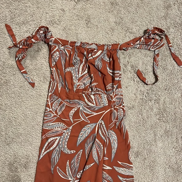 Vici Maxi Dress - Picture 3 of 7